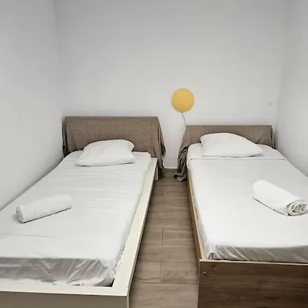 2 Pieces En Souplex Apartamento